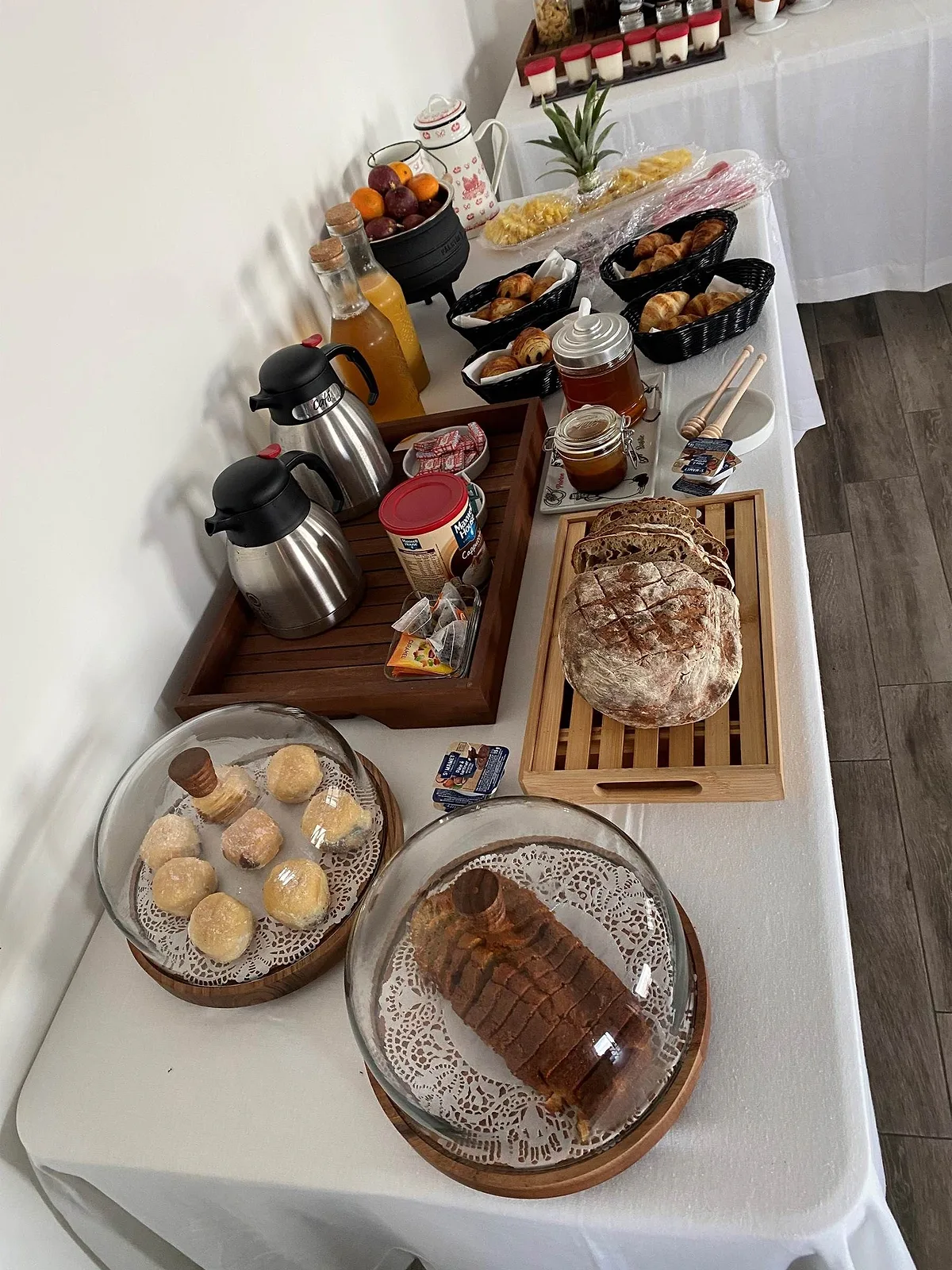 Le pain, les viennoiseries et les gâteaux du petit déjeuner